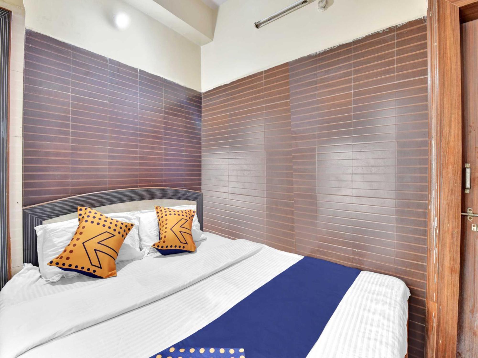 Oyo 85212 Hotel Vaibhav อัจเมอร์ ภายนอก รูปภาพ