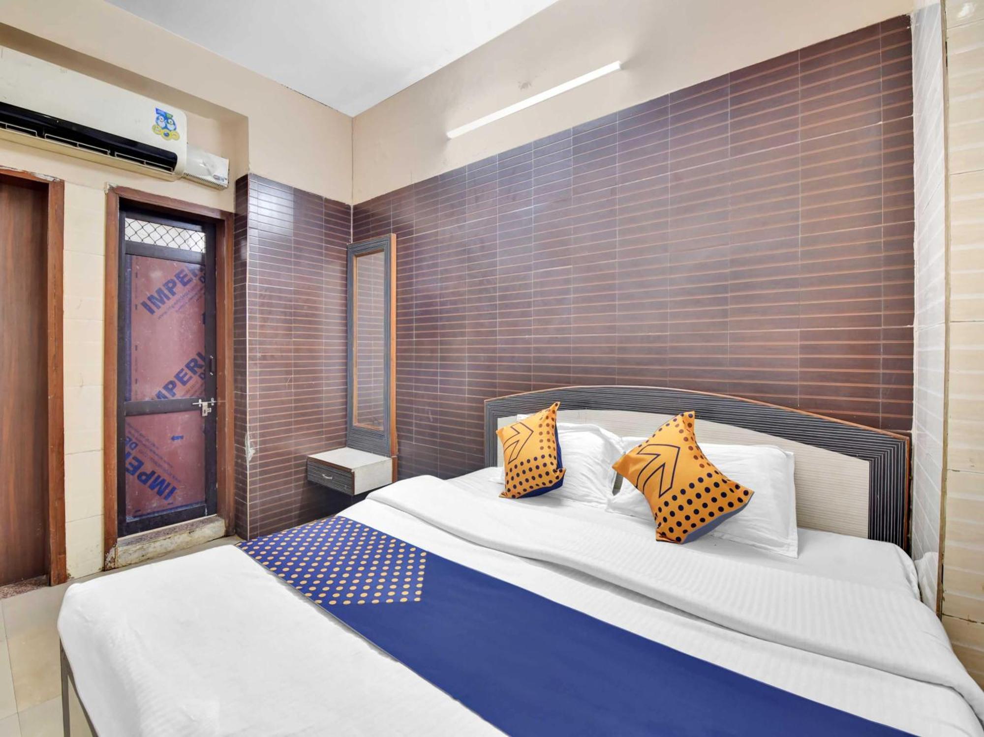 Oyo 85212 Hotel Vaibhav อัจเมอร์ ภายนอก รูปภาพ
