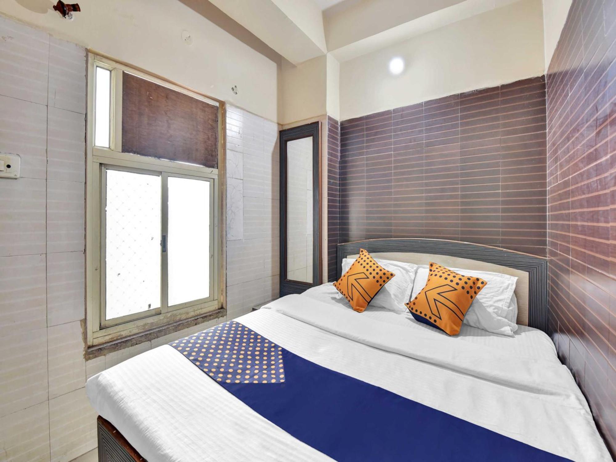 Oyo 85212 Hotel Vaibhav อัจเมอร์ ภายนอก รูปภาพ