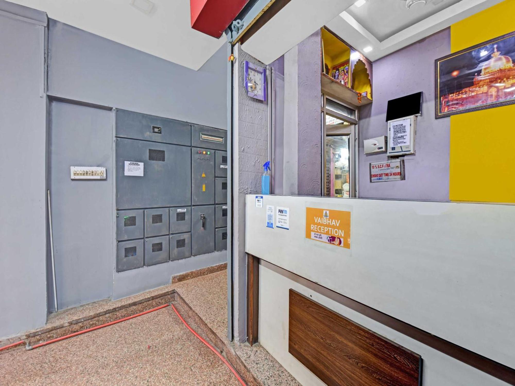 Oyo 85212 Hotel Vaibhav อัจเมอร์ ภายนอก รูปภาพ
