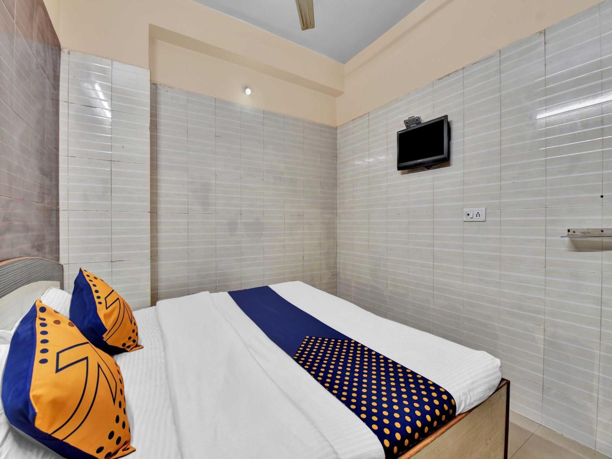 Oyo 85212 Hotel Vaibhav อัจเมอร์ ภายนอก รูปภาพ